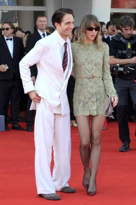 Robert Pattinson and Suki Waterhouse at the premiere of the film *Primetime* at the 2023 Venice Biennale—the 83rd Venice International Film Festival—at the Palazzo del Cinema in Venice, September 5, 2026 Foto:xA.xM.xTinghinox xFuturexImagex primetime_6772