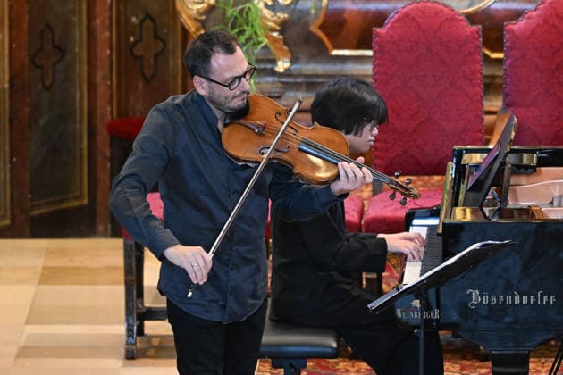 Sound of Sommerfrische concert featuring world-class musicians at the Traunkirchen parish church, as part of the Salzkammergut Festwochen Gmunden, photographed on September 5, 2026. The photo shows violist Maxim Rysanov and pianist Magdalene Ho at the 2026 Sound of Sommerfrische concert featuring world-class musicians at the Traunkirche