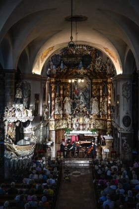 Sound of Sommerfrische concert featuring world-class musicians at the Traunkirchen parish church, as part of the Salzkammergut Festwochen Gmunden, photographed on September 5, 2026. The photo shows, from left to right, v