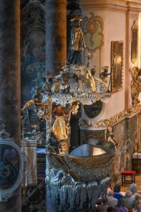Sound of Sommerfrische concert featuring world-class musicians at the Traunkirchen parish church, as part of the Salzkammergut Festwochen Gmunden, photographed on September 5, 2026. The photo shows the world-famous Traunkirchen Fisherman’s Pulpit. 2026 Sound of Sommerfrische concert featuring world-class musicians at the local parish church in Traunkir