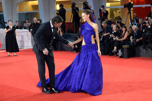 Brooklyn Beckham with his wife Nicola Peltz at the premiere of the film *Succederà questa notte* at the 2023 Venice Biennale—the 83rd Venice International Film Festival—at the Palazzo del Cinema in Venice, September 5, 2026 Foto:xA.xM.xTinghinox xFuturexImagex notte_6969