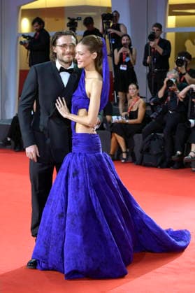 Brooklyn Beckham with his wife Nicola Peltz at the premiere of the film *Succederà questa notte* at the 2023 Venice Biennale—the 83rd Venice International Film Festival—at the Palazzo del Cinema in Venice, September 5, 2026 Foto:xA.xM.xTinghinox xFuturexImagex notte_6972