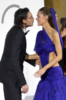 Brooklyn Beckham with his wife Nicola Peltz at the premiere of the film *Succederà questa notte* at the 2023 Venice Biennale—the 83rd Venice International Film Festival—at the Palazzo del Cinema in Venice, September 5, 2026 Foto:xA.xM.xTinghinox xFuturexImagex notte_6990