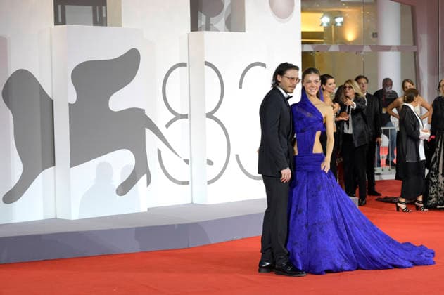 Brooklyn Beckham with his wife Nicola Peltz at the premiere of the film *Succederà questa notte* at the 2023 Venice Biennale—the 83rd Venice International Film Festival—at the Palazzo del Cinema in Venice, September 5, 2026 Foto:xA.xM.xTinghinox xFuturexImagex notte_6993
