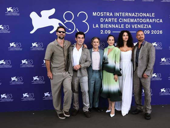 IPA88185735 - Venice, 83rd Venice International Film Festival 2026 - Day 5 - Hombre Al Agua photocall - Pictured: Manuel Garcia-Rulfo, Jorge Salinas, Gael Garcia Bernal, Esmeralda Pimentel, DÃ bora Nascimento, and Ricky Martin  Copyright: xAlbertoxTerenghix xPoolxPhotoxEventsx08x 88185735
