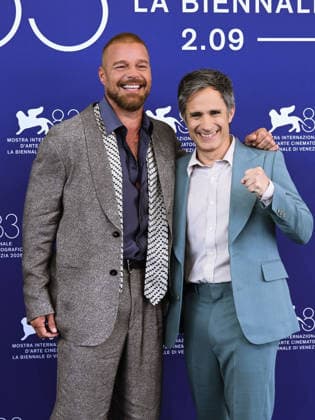 IPA88185768 - Venice, 83rd Venice International Film Festival 2026 - Day 5 - Hombre Al Agua photocall - Pictured: Ricky Martin, Gael Garcia Bernal  Copyright: xAlbertoxTerenghix xPoolxPhotoxEventsx08x 88185768