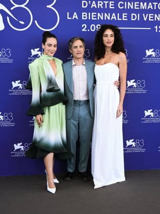 IPA88185743 - Venice, 83rd Venice International Film Festival 2026 - Day 5 - Hombre Al Agua photocall - Pictured: Esmeralda Pimentel, Gael Garcia Bernal, and DÃ bora Nascimento  Copyright: xAlbertoxTerenghix xPoolxPhotoxEventsx08x 88185743