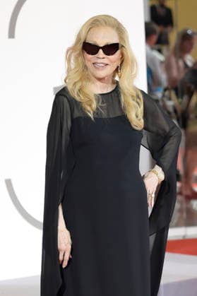 Faye Dunaway at the premiere of the documentary *Oasis: Don t Look Back in Anger* at the 2023 Venice Biennale—the 83rd Venice International Film Festival—at the Palazzo del Cinema in Venice, September 5, 2026 Foto:xA.xM.xTinghinox xFuturexImagex oasis_6502
