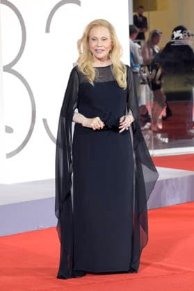 Faye Dunaway at the premiere of the documentary *Oasis: Don t Look Back in Anger* at the 2023 Venice Biennale—the 83rd Venice International Film Festival—at the Palazzo del Cinema in Venice, September 5, 2026 Foto:xA.xM.xTinghinox xFuturexImagex oasis_6504