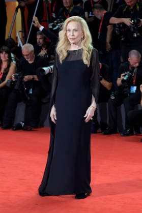 Faye Dunaway at the premiere of the documentary *Oasis: Don t Look Back in Anger* at the 2023 Venice Biennale—the 83rd Venice International Film Festival—at the Palazzo del Cinema in Venice, September 5, 2026 Foto:xA.xM.xTinghinox xFuturexImagex oasis_6506