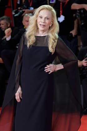 Faye Dunaway at the premiere of the documentary *Oasis: Don t Look Back in Anger* at the 2023 Venice Biennale—the 83rd Venice International Film Festival—at the Palazzo del Cinema in Venice, September 5, 2026 Foto:xA.xM.xTinghinox xFuturexImagex oasis_6510
