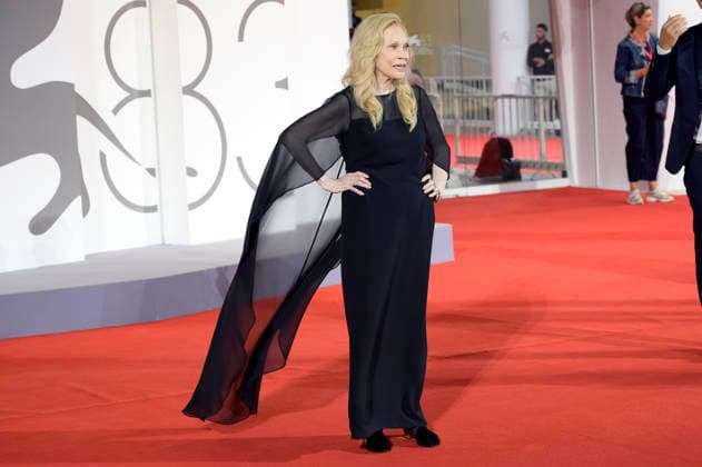 Faye Dunaway at the premiere of the documentary *Oasis: Don t Look Back in Anger* at the 2023 Venice Biennale—the 83rd Venice International Film Festival—at the Palazzo del Cinema in Venice, September 5, 2026 Foto:xA.xM.xTinghinox xFuturexImagex oasis_6514