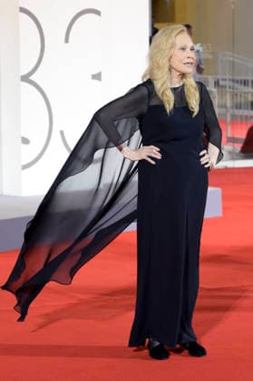 Faye Dunaway at the premiere of the documentary *Oasis: Don t Look Back in Anger* at the 2023 Venice Biennale—the 83rd Venice International Film Festival—at the Palazzo del Cinema in Venice, September 5, 2026 Foto:xA.xM.xTinghinox xFuturexImagex oasis_6516
