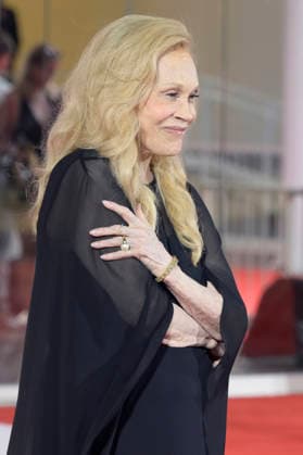 Faye Dunaway at the premiere of the documentary *Oasis: Don t Look Back in Anger* at the 2023 Venice Biennale—the 83rd Venice International Film Festival—at the Palazzo del Cinema in Venice, September 5, 2026 Foto:xA.xM.xTinghinox xFuturexImagex oasis_6519