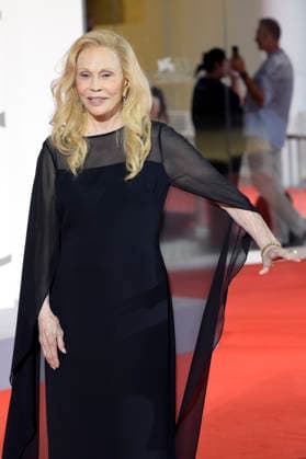 Faye Dunaway at the premiere of the documentary *Oasis: Don t Look Back in Anger* at the 2023 Venice Biennale—the 83rd Venice International Film Festival—at the Palazzo del Cinema in Venice, September 5, 2026 Foto:xA.xM.xTinghinox xFuturexImagex oasis_6523