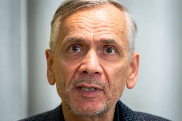 Literature Art Culture September 5, 2025 Potsdam Villa Quandt Brandenburg Literary Office Potsdam Poetry Night Lutz Seiler Lutz Reinhard Seiler is a German writer. He first made a name for himself primarily as a poet. In 2014, he was awarded the German Book Prize in 2014. In 2020, he r