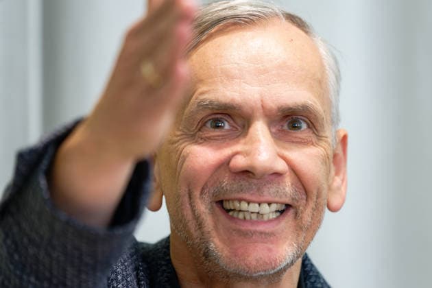 Literature Art Culture September 5, 2025 Potsdam Villa Quandt Brandenburg Literary Office Potsdam Poetry Night Lutz Seiler Lutz Reinhard Seiler is a German writer. He first made a name for himself primarily as a poet. In 2014, he was awarded the German Book Prize in 2014. In 2020, he r