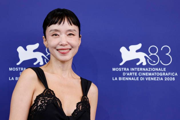 September 6, 2026, Venice, ITALY: South Korean actor Jeon Do-yeon poses for the photocall of ™Ga-neung-han sa-rang (Possible Love) at the 83rd annual Venice International Film Festival, in Venice, Italy, 06 September 2026. The movie is presented in official competition Venezia83 at the festival running from 02 to 12 September 2026. ANSA FABIO FRUSTACI. Venice ITALY  - ZUMAa110 20260906_zaf_a110_011 Copyright: xFabioxFrustacix
