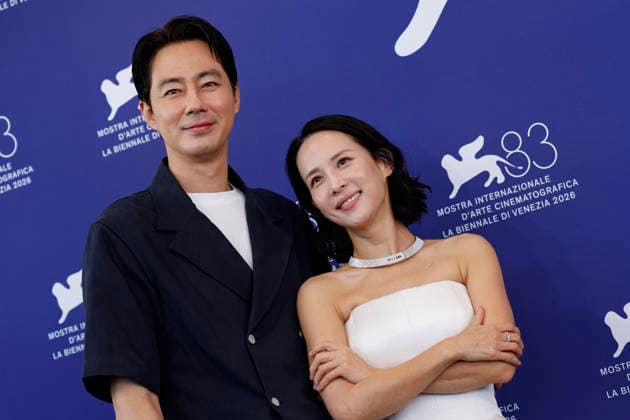 September 6, 2026, Venice, ITALY: South Korean actors Cho Yeo-jeong (R) and Sul Kyung-gu pose for the photocall of ™Ga-neung-han sa-rang (Possible Love) at the 83rd annual Venice International Film Festival, in Venice, Italy, 06 September 2026. The movie is presented in official competition Venezia83 at the festival running from 02 to 12 September 2026. ANSA FABIO FRUSTACI. Venice ITALY  - ZUMAa110 20260906_zaf_a110_022 Copyright: xFabioxFrustacix