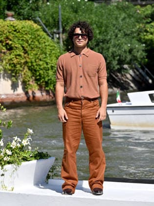 IPA88188673 - Venice, 83rd Venice International Film Festival 2026 - Day 5 - Arrivals at the Excelsior Hotel™s pier - Pictured: Leo Gassmann  Copyright: xManuelexMangiarottix xPoolxPhotoxEventsx08x 88188673