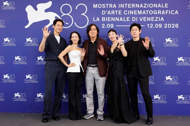 September 6, 2026, Venice, ITALY: (L-R) Zo In-sung, Cho Yeo-jeong, Lee Chang-dong, Jeon Do-yeon, Sul Kyung-gu pose for the photocall of ™Ga-neung-han sa-rang (Possible Love) at the 83rd annual Venice International Film Festival, in Venice, Italy, 06 September 2026. The movie is presented in official competition Venezia83 at the festival running from 02 to 12 September 2026. ANSA FABIO FRUSTACI. Venice ITALY - ZUMAa110 20260906_zaf_a110_032 Copyright: xFabioxFrustacix