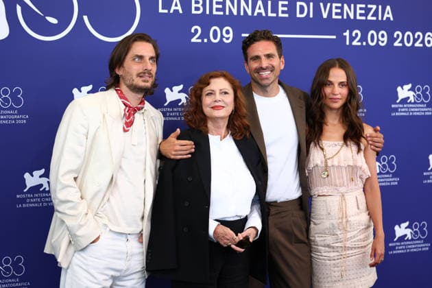 September 6, 2026, Venice Lido, Veneto, Italy: ANDREA PALLAORO, actors LUCA MARINELLI, SUSAN SARANDON and ALICIA VIKANDER during The Echo Chamber photocall at the 83rd Venice Film Festival at Sala Grande in Venice Lido, Italy Venice Lido Italy  - ZUMAc179 20260906_zep_c179_013 Copyright: xMickaelxChavetx