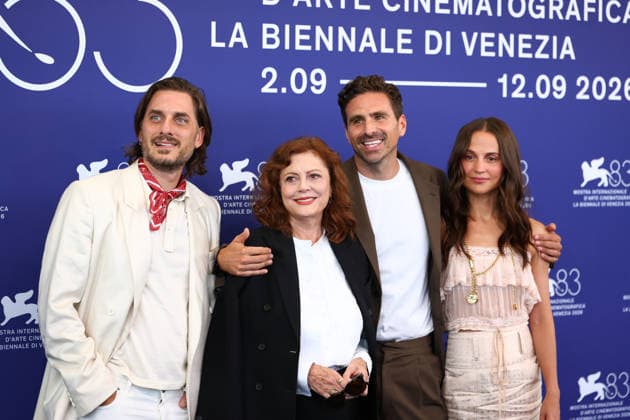 September 6, 2026, Venice Lido, Veneto, Italy: ANDREA PALLAORO, actors LUCA MARINELLI, SUSAN SARANDON and ALICIA VIKANDER during The Echo Chamber photocall at the 83rd Venice Film Festival at Sala Grande in Venice Lido, Italy Venice Lido Italy  - ZUMAc179 20260906_zep_c179_014 Copyright: xMickaelxChavetx