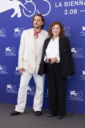 The Echo Chamber Photocall - The 83rd Venice International Film Festival VENICE, ITALY - SEPTEMBER 06: Luca Marinelli and Susan Sarandon attend the The Echo Chamber Photocall during the 83rd Venice International Film Festival at Palazzo del Casino on September 06, 2026 in Venice, Italy. Primo Barol Anadolu Venice Italy. Editorial use only. Please get in touch for any other usage.  Copyright: x2026xAnadoluxPrimoxBarolx