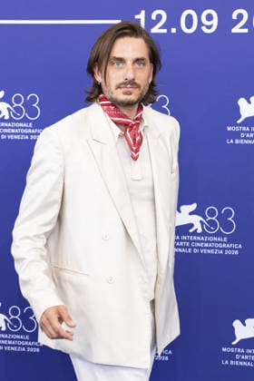 The Echo Chamber Photocall - The 83rd Venice International Film Festival VENICE, ITALY - SEPTEMBER 06:Luca Marinelli attends the The Echo Chamber Photocall during the 83rd Venice International Film Festival at Palazzo del Casino on September 06, 2026 in Venice, Italy. Primo Barol Anadolu Venice Italy. Editorial use only. Please get in touch for any other usage.  Copyright: x2026xAnadoluxPrimoxBarolx
