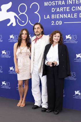 The Echo Chamber Photocall - The 83rd Venice International Film Festival VENICE, ITALY - SEPTEMBER 06: Alicia Vikander, Luca Marinelli and Susan Sarandon attends the The Echo Chamber Photocall during the 83rd Venice International Film Festival at Palazzo del Casino on September 06, 2026 in Venice, Italy. Primo Barol Anadolu Venice Italy. Editorial use only. Please get in touch for any other usage.  Copyright: x2026xAnadoluxPrimoxBarolx