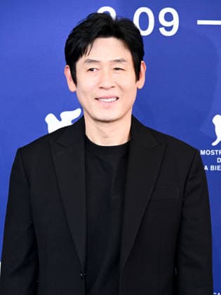 IPA88195722 - Venice, 83rd Venice International Film Festival 2026 - Day 5 - Photocall for the film Ga-neung-han Sa-rang (Possible Love) . Pictured: Seol Kyeong-gu  Copyright: xAlbertoxTerenghix xPoolxPhotoxEventsx08x 88195722