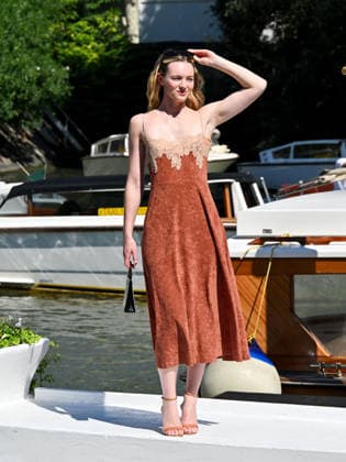 IPA88195016 - Venice, 83rd Venice International Film Festival 2026 - Day 5 - Arrivals at the Excelsior Hotel pier - Pictured: Alanah Bloor  Copyright: xManuelexMangiarottix xPoolxPhotoxEventsx08x 88195016