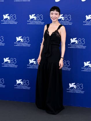 IPA88195696 - Venice, 83rd Venice International Film Festival 2026 - Day 5 - Photocall for the film Ga-neung-han Sa-rang (Possible Love) . Pictured: Jeon Do-yeon  Copyright: xAlbertoxTerenghix xPoolxPhotoxEventsx08x 88195696