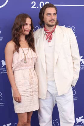 Alicia Vikander and Luca Marinelli at the photocall for the film *The Echo Chamber* at the 2026 Venice Biennale—the 83rd Venice International Film Festival—at the Palazzo del Casino in Venice, September 6, 2026 Foto:xD.xBedrosianx xFuturexImagex echo_6921