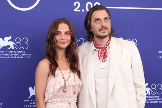 Alicia Vikander and Luca Marinelli at the photocall for the film *The Echo Chamber* at the 2026 Venice Biennale—the 83rd Venice International Film Festival—at the Palazzo del Casino in Venice, September 6, 2026 Foto:xD.xBedrosianx xFuturexImagex echo_6924