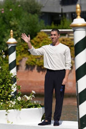 Edoard Scarpetta is seen at the Hotel Excelsior Venice Lido Pier during the 83rd Venice International Film Festival on September 6, 2026, in Venice, Italy. Lucia Sabatelli, Venice, Italy  Copyright: xLuciaxSabatellix xBestimagexLuciaxSabatellix xBestimagex