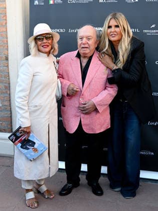 IPA88196435 - Venice, 83rd Venice International Film Festival 2026 - Day 5 - Filming Italy photocall. Pictured: Lino Banfi, Tiziana Rocca  Copyright: xManuelexMangiarottix xPoolxPhotoxEventsx08x 88196435