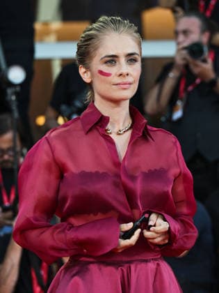 IPA88201178 - Venice, 83rd Venice International Film Festival 2026 - Night 5 - Red carpet for *THE ECHO CHAMBER* - Pictured: Greta Scarano  Copyright: xManuelexMangiarottix xPoolxPhotoxEventsx08x 88201178