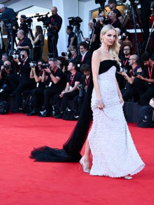 IPA88202217 - Venice, 83rd Venice International Film Festival 2026 - Night 5 - Red carpet for the film *The Eco Chamber*. Pictured: Leonie Hanne  Copyright: xAlbertoxTerenghi PoolxPhotoxEvenx xPoolxPhotoxEventsx08x 88202217