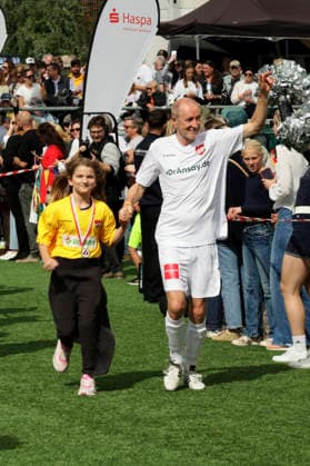 Peter Lohmeyer at the Kicken mit Herz charity soccer game to benefit the pediatric ward at the UKE at Hoheluft Stadium in Hamburg, September 6, 2026 Foto:xgbrcix xFuturexImagex kicken_6925