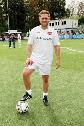 Johannes Oerding at the Kicken mit Herz charity soccer game to benefit the UKE’s pediatric ward at Hoheluft Stadium in Hamburg, September 6, 2026 Foto:xgbrcix xFuturexImagex kicken_6932