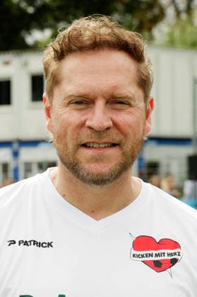 Johannes Oerding at the Kicken mit Herz charity soccer game to benefit the UKE’s pediatric ward at Hoheluft Stadium in Hamburg, September 6, 2026 Foto:xgbrcix xFuturexImagex kicken_6935