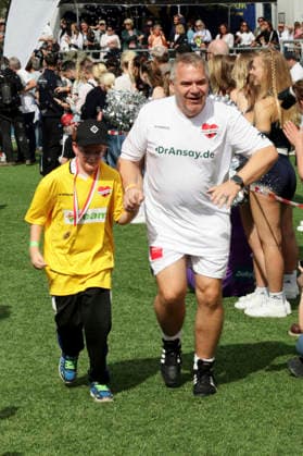 Elton at the Kicken mit Herz charity soccer game to benefit the UKE s pediatric ward at Hoheluft Stadium in Hamburg, September 6, 2026 Foto:xgbrcix xFuturexImagex kicken_6948