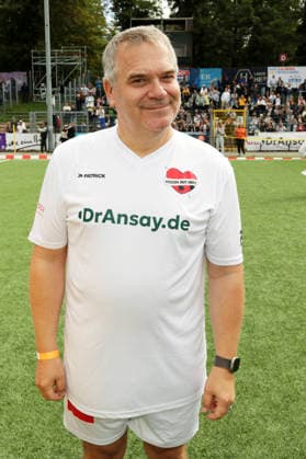 Elton at the Kicken mit Herz charity soccer game to benefit the UKE s pediatric ward at Hoheluft Stadium in Hamburg, September 6, 2026 Foto:xgbrcix xFuturexImagex kicken_6951