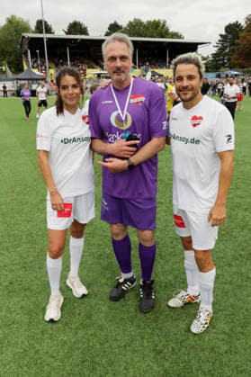 Lilli Hollunder, Tom Mir, and Kostja Ullmann at the Kicken mit Herz charity soccer match to benefit the pediatric ward at the UKE at Hoheluft Stadium in Hamburg, September 6, 2026 Foto:xgbrcix xFuturexImagex kicken_6910