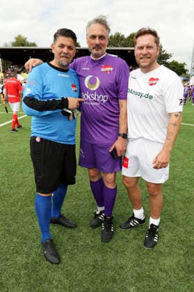 Tim Mälzer, Tom Mir, and Johannes Oerding at the Kicken mit Herz charity soccer match to benefit the pediatric ward at the UKE at Hoheluft Stadium in Hamburg, September 6, 2026 Foto:xgbrcix xFuturexImagex kicken_6972