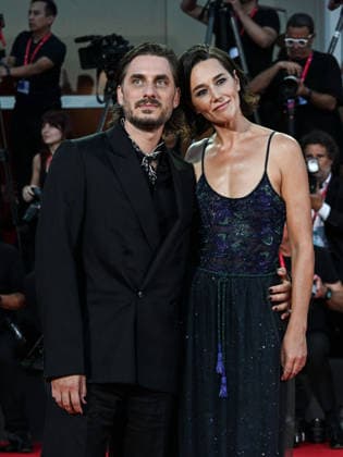 IPA88203868 - Venice, 83rd Venice International Film Festival 2026 - Night 5 - Red carpet for *THE ECHO CHAMBER* - Pictured: Luca Marinelli and Alyssa Jung  Copyright: xManuelexMangiarottix xPoolxPhotoxEventsx08x 88203868