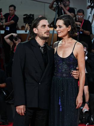 IPA88203871 - Venice, 83rd Venice International Film Festival 2026 - Night 5 - Red carpet for *THE ECHO CHAMBER* - Pictured: Luca Marinelli and Alyssa Jung  Copyright: xManuelexMangiarottix xPoolxPhotoxEventsx08x 88203871