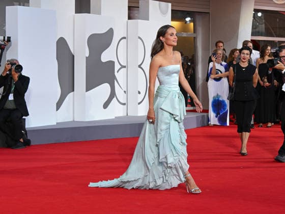 IPA88203297 - Venice, 83rd Venice International Film Festival 2026 - Night 5 - Red carpet for *THE ECHO CHAMBER* - Pictured: Alicia Vikander  Copyright: xManuelexMangiarottix xPoolxPhotoxEventsx08x 88203297