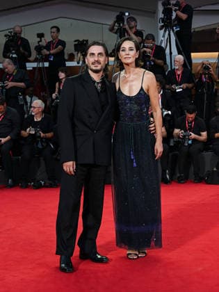 IPA88203858 - Venice, 83rd Venice International Film Festival 2026 - Night 5 - Red carpet for *THE ECHO CHAMBER* - Pictured: Luca Marinelli and Alyssa Jung  Copyright: xManuelexMangiarottix xPoolxPhotoxEventsx08x 88203858